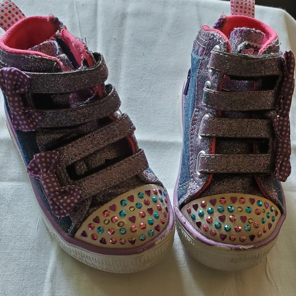 Size 6 toddler Sketcher sneakers